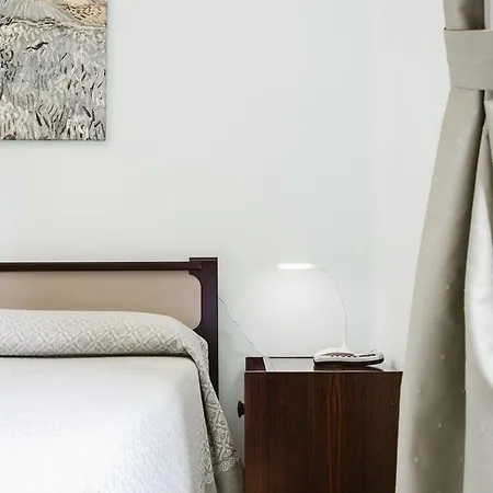 Hotel Meuble Moderno Laveno-Mombello